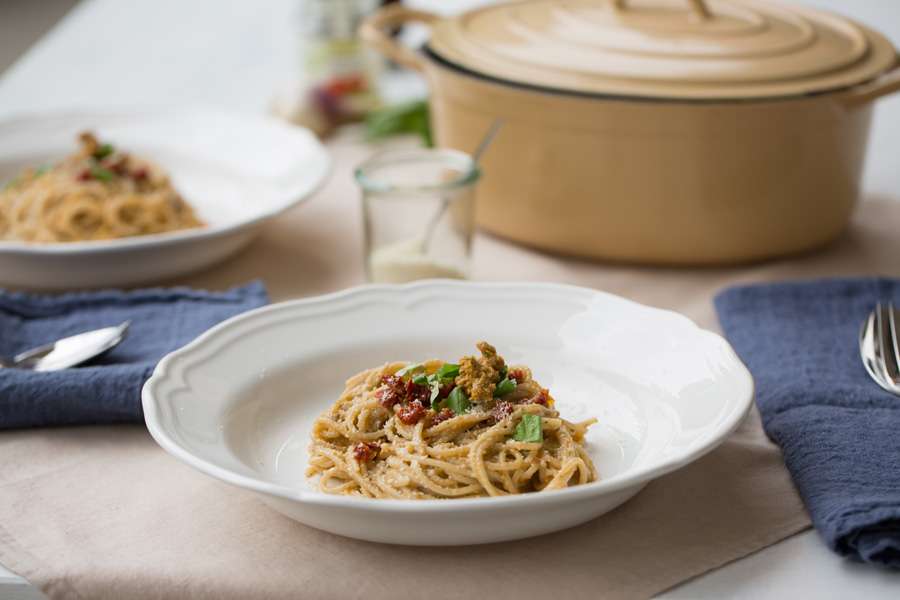 Emmer Pasta mit cremiger Tomatensauce