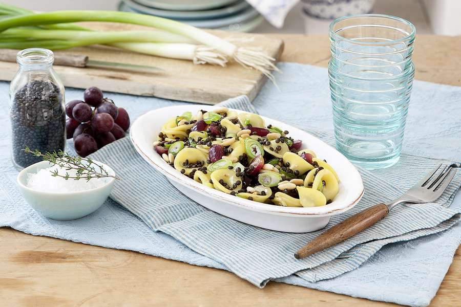 Orecchiette mit Balsamico-Linsen und Weintrauben