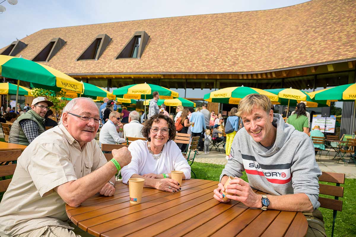 Besucher zum Rapunzel Eine Welt Festival